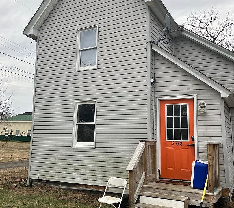 2nd image of 208 W 2nd St