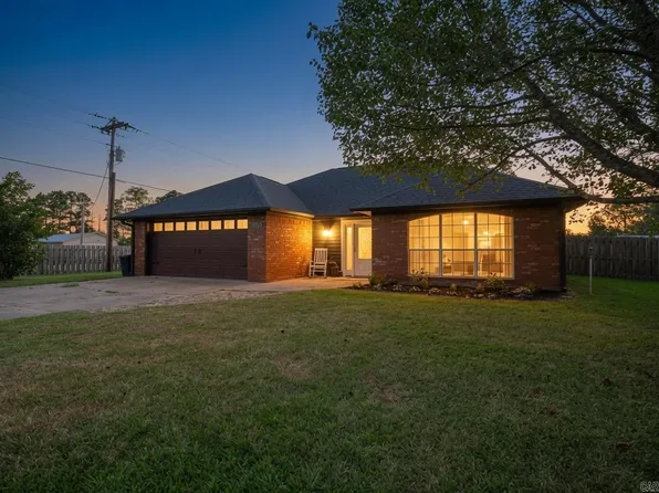 1700 Valley View Dr, Mena, AR 71953