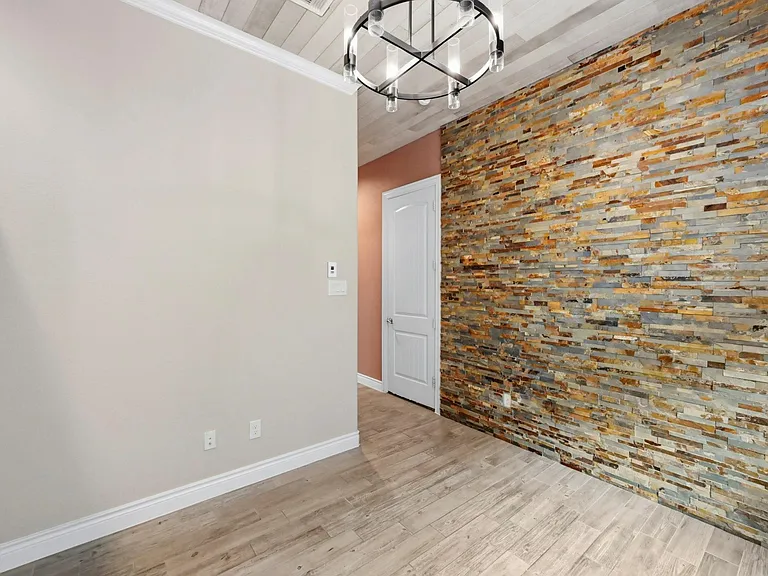 2019 Wild Peregrine Cir — Photo 13