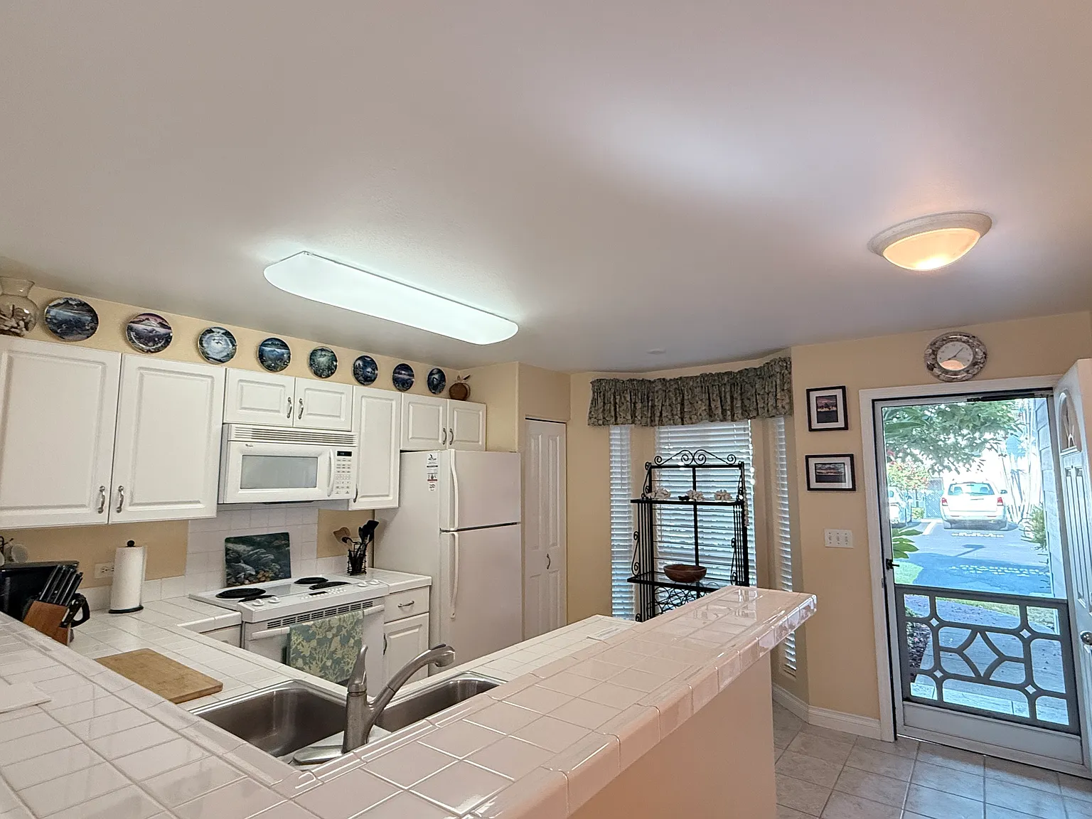 2 bed, $2,600 — Photo 3