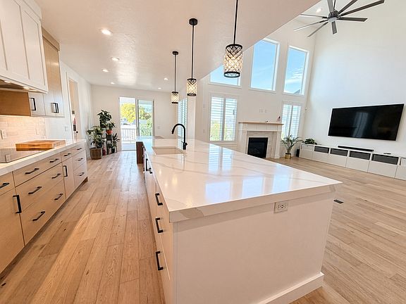 11ft Island with Ceramic Sink