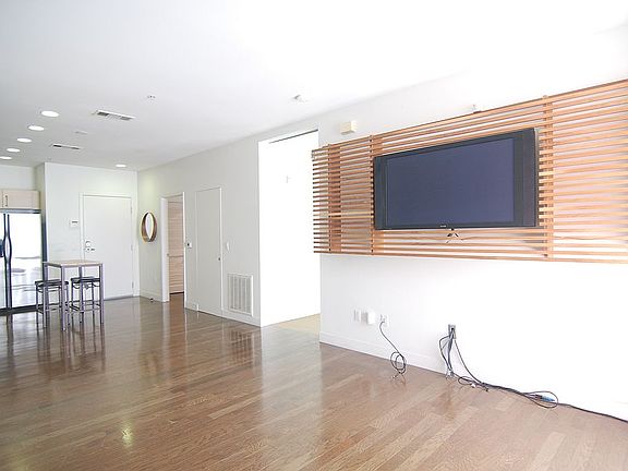 Media fixture