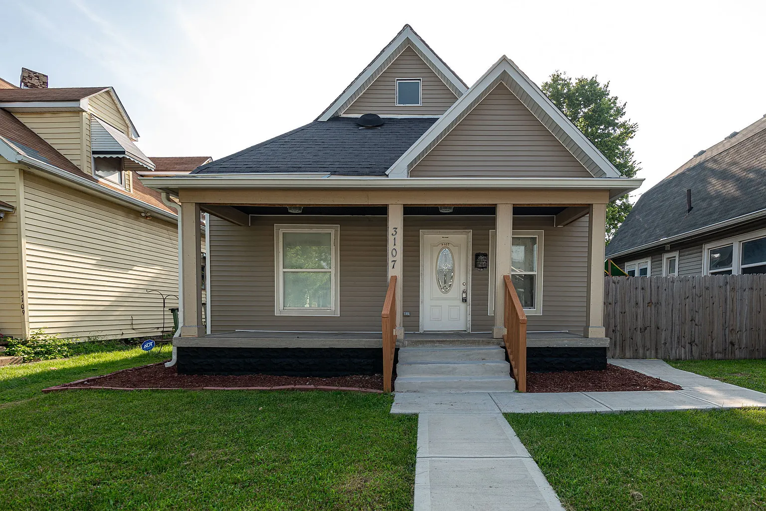 3107 Boulevard Pl photo 1