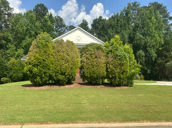 110 Emerald Lake Dr, Fayetteville, GA 30215