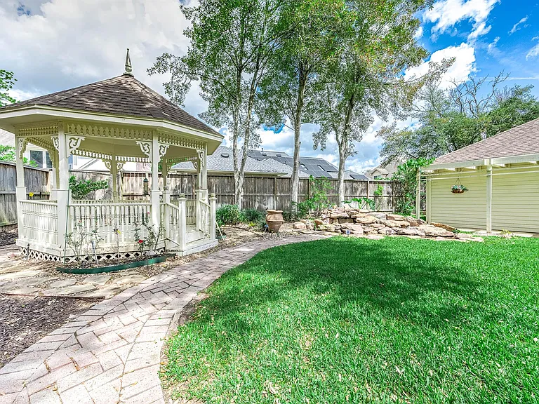 3702 Belle Grove Ln — Photo 49