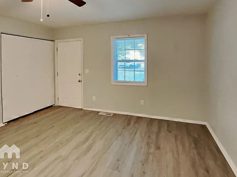 4484 Bonnie Glen Ct — Photo 6