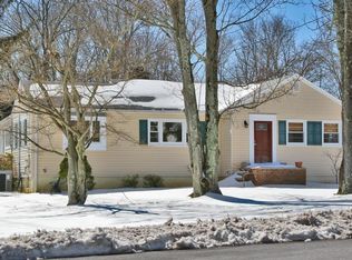 26 Old Smalleytown Rd, Warren, NJ 07059
