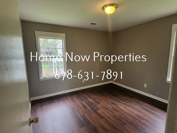 3rd image of 1870 & 1872 E Farris Ave #E