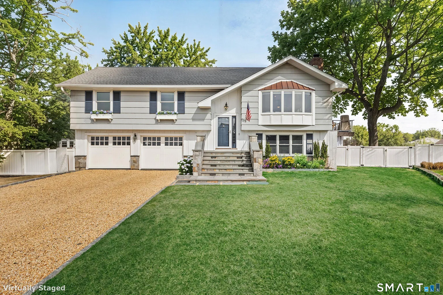 102 Soundview Drive photo 1