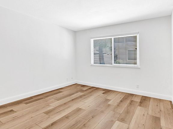 5th image of 1354 Callen Street #B