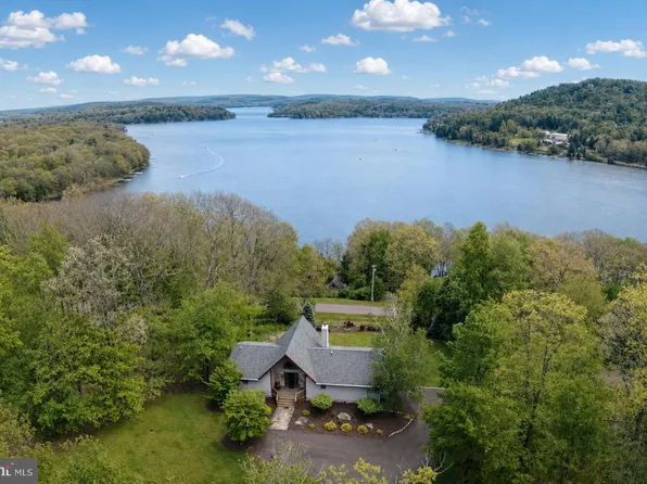 119 Overlook Ter, McHenry, MD 21541