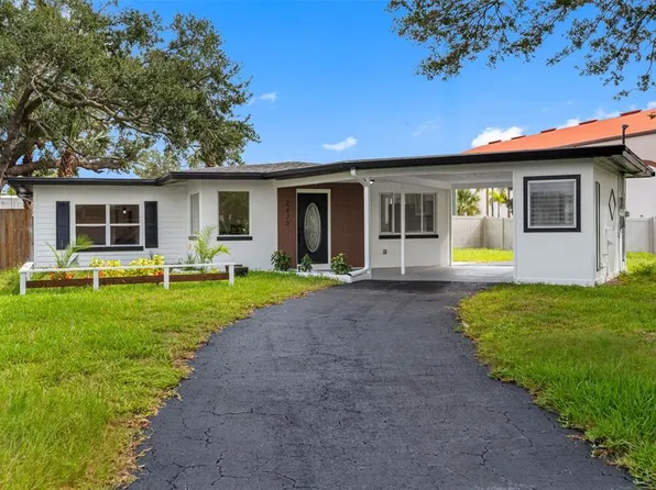 2413 Baywood Dr E, Dunedin, FL 34698