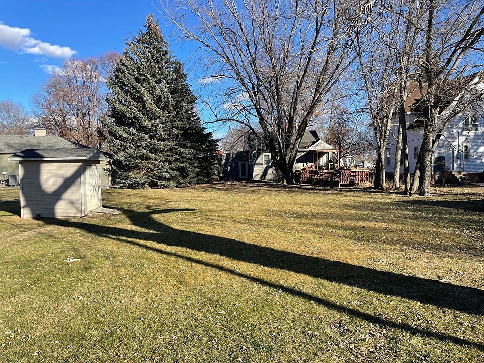 1806 Lake Ave, Gothenburg, NE 69138 Zillow