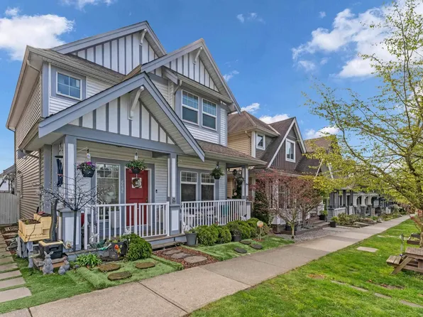 6686 192nd St, Surrey, BC V4N 5X3