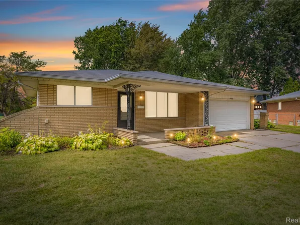 14707 Howell Ct, Sterling Heights, MI 48312