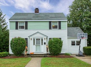 32 Lenox Cir, Lawrence, MA 01843