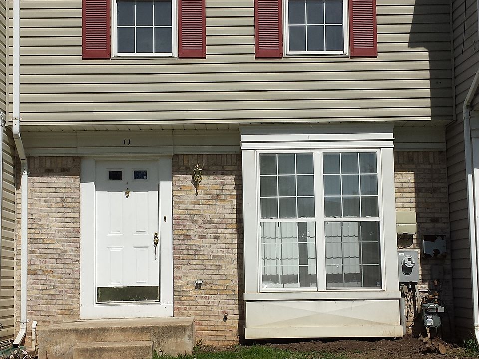 1st image of 11 Putman Ct
