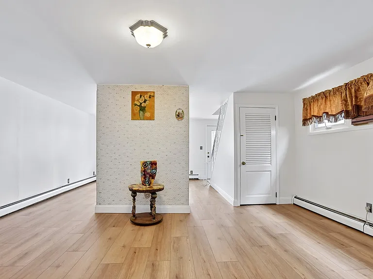 18 Patterson St — Photo 15