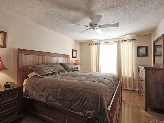 3rd image of 901 Settlement Dr