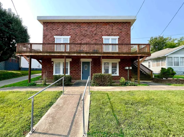 218 W Vine St, Oakland City, IN 47660