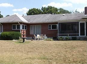 3rd image of 2115 Riverview Dr