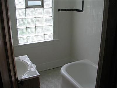 4th image of 1013 Schiff Ave