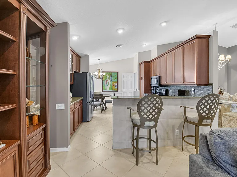 5256 Glenville Dr — Photo 22