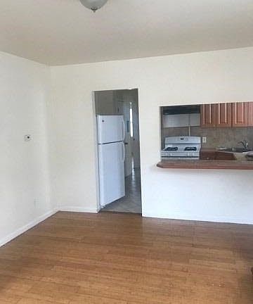 2nd image of 77 Albemarle Ave