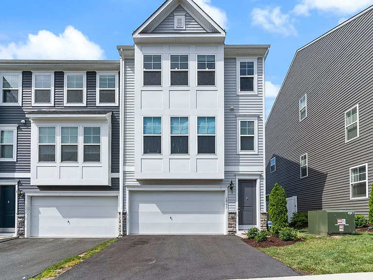 18277 Summit Pointe Dr — Photo 1