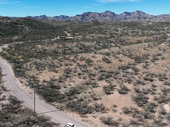 3rd image of 562 Avenida Septiembre #12-RIO