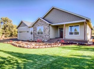 740 SW Golden Pheasant Dr, Redmond, OR 97756