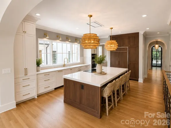 1214 S Kings Dr, Charlotte, NC 28207