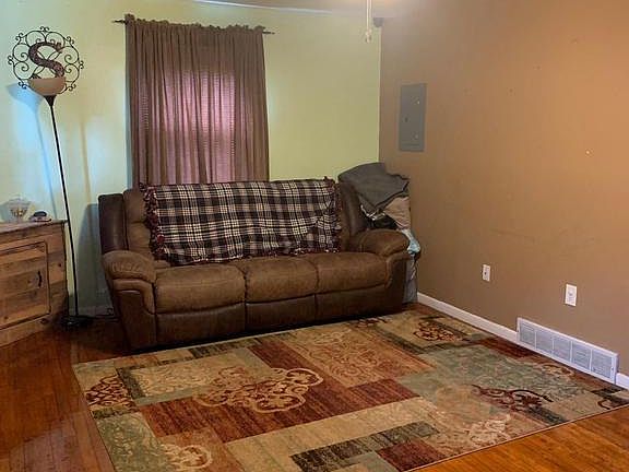 3rd image of 626 Grant Ave