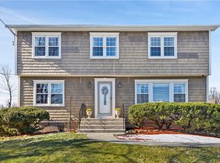 795 Robin Rd, Yorktown Heights, NY 10598