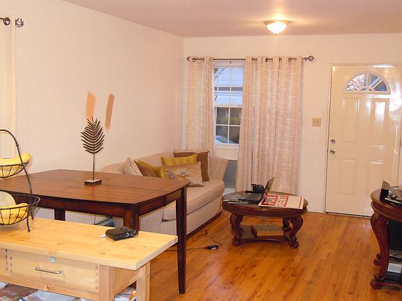 1FL Living Room 