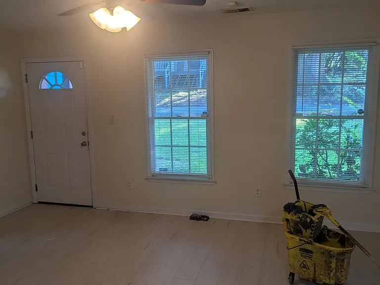 142 Fairview St — Photo 10
