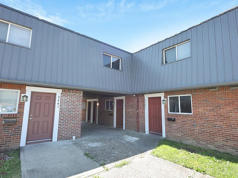 2405 Belcher Dr #B — Photo 16