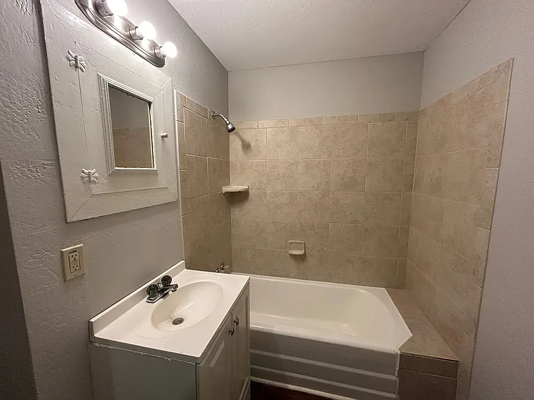 2505 Proctor Ave — Photo 7