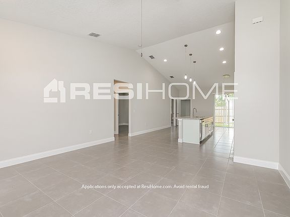 4th image of 25 Orchid Ct