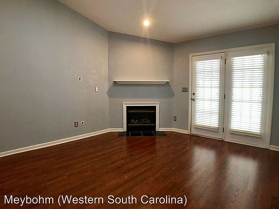 3rd image of 59 Leigh Place Dr