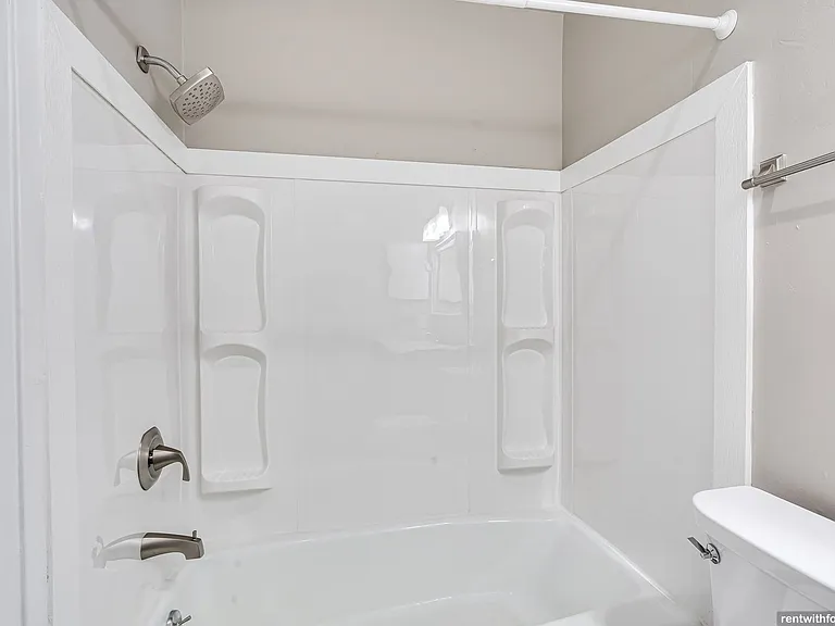 3610 W Spencer St — Photo 7