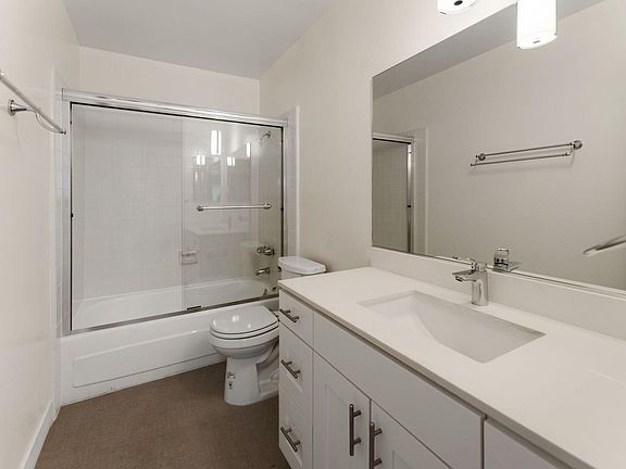 5th image of 1114 12th St APT 206