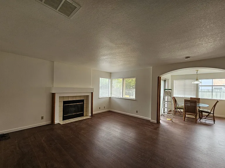 8019 Pinot Noir Way — Photo 4