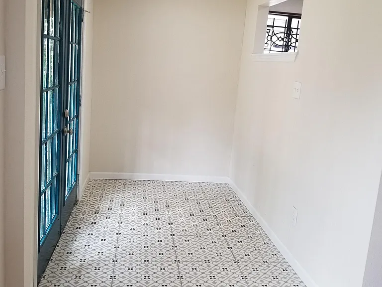 6830 Greenhurst St — Photo 7