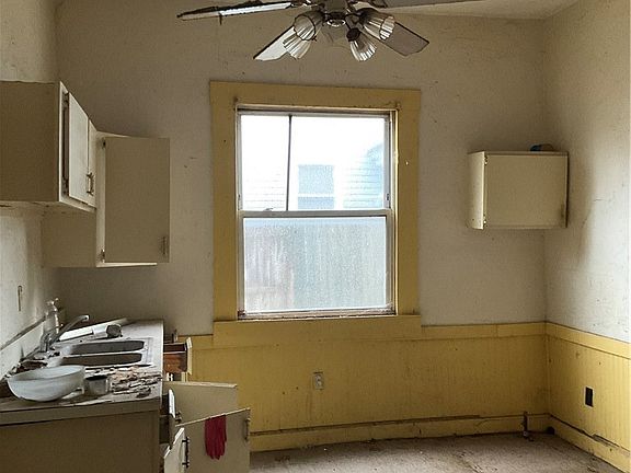 4th image of 3654 E 53rd St