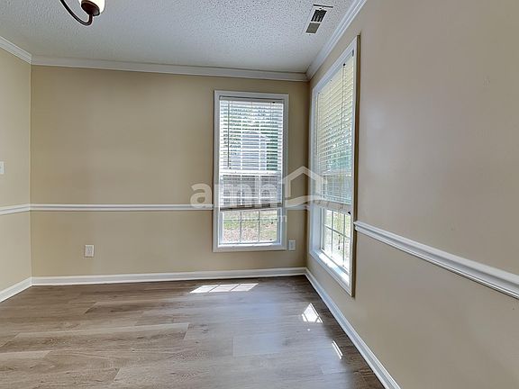 5th image of 817 Northwood Hills Ave
