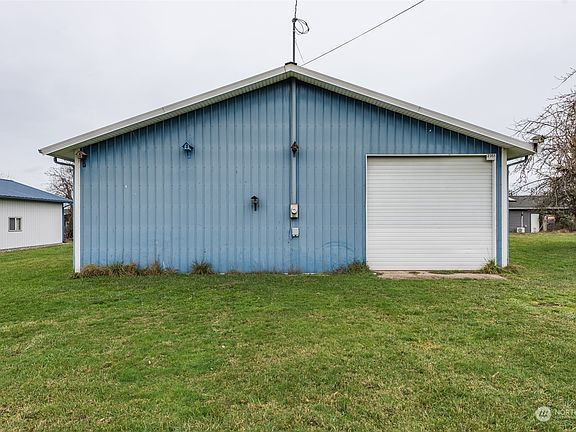 2nd image of 2351 E 4th Avenue