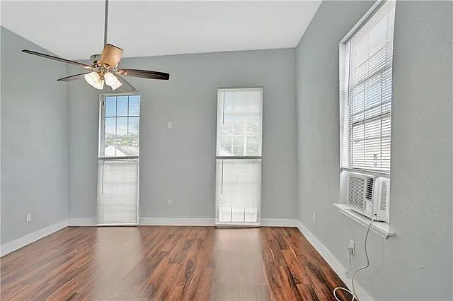 2036 Danneel St — Photo 9