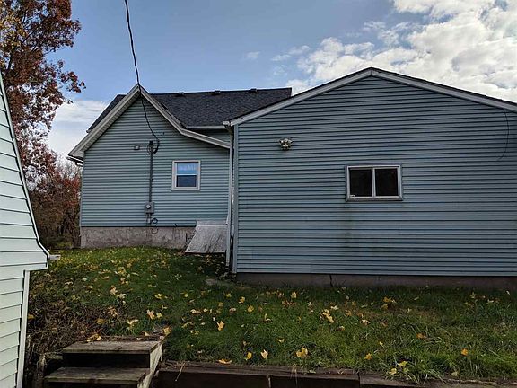 4th image of 836 Harriet Ave