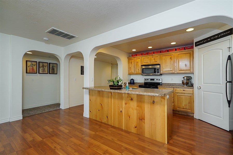 1st image of 11776 S Grandville Ave #5